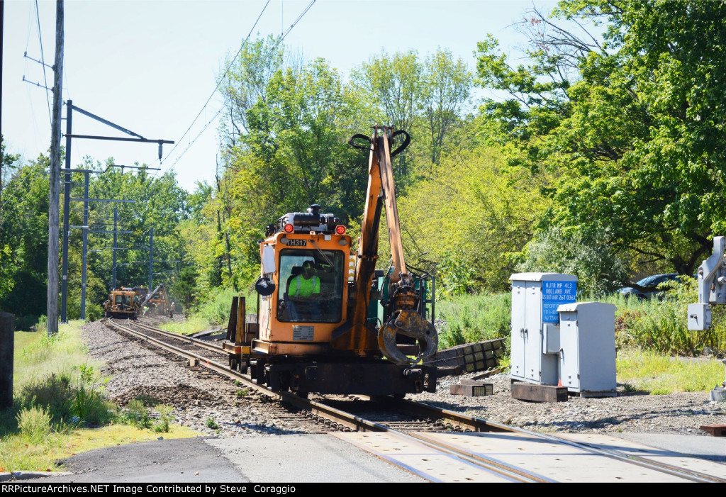 NJTR TH 317 Ready to Cross Holland Avenue Grade. 